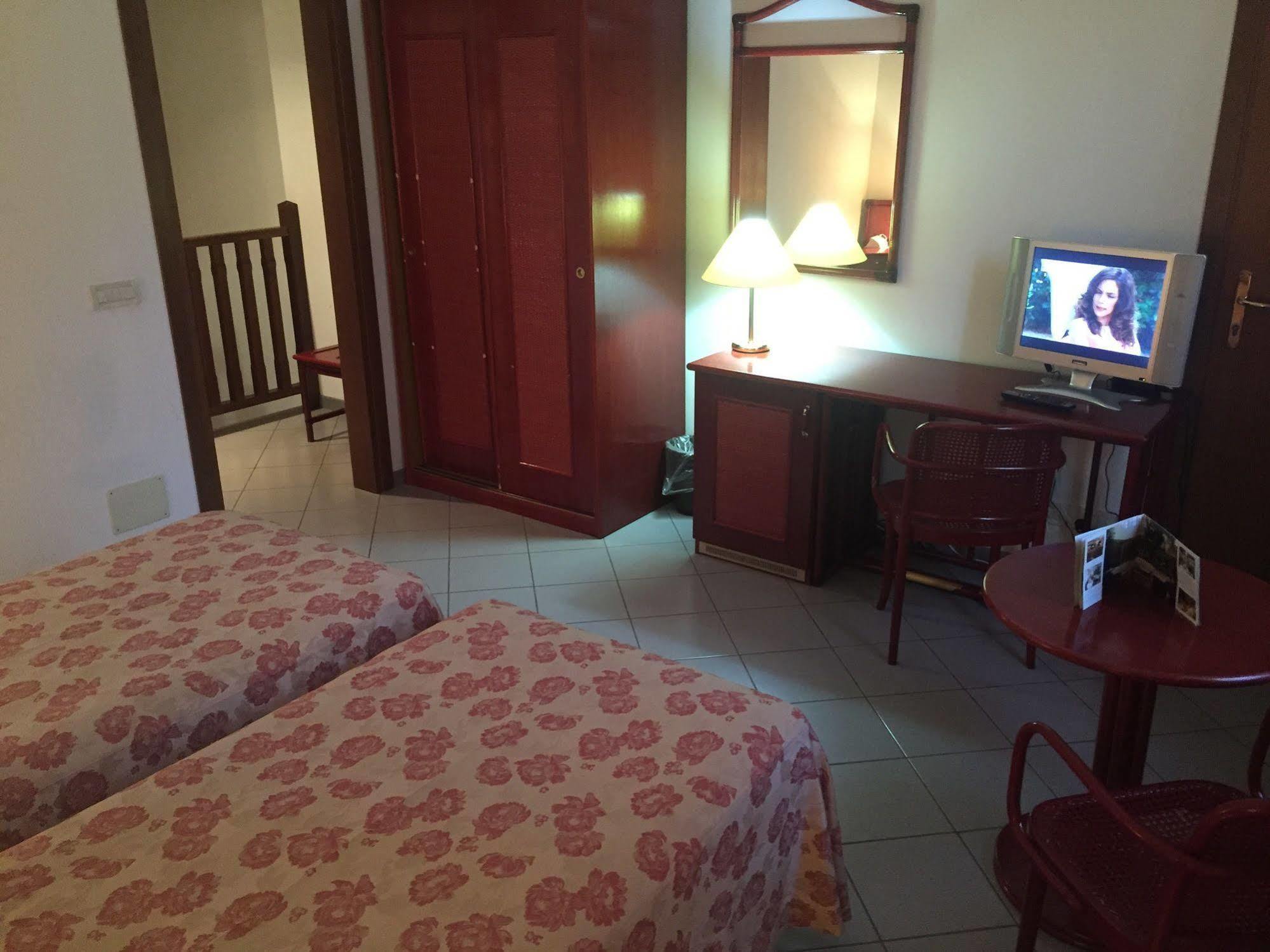 Green Park Bologna Residence Екстер'єр фото